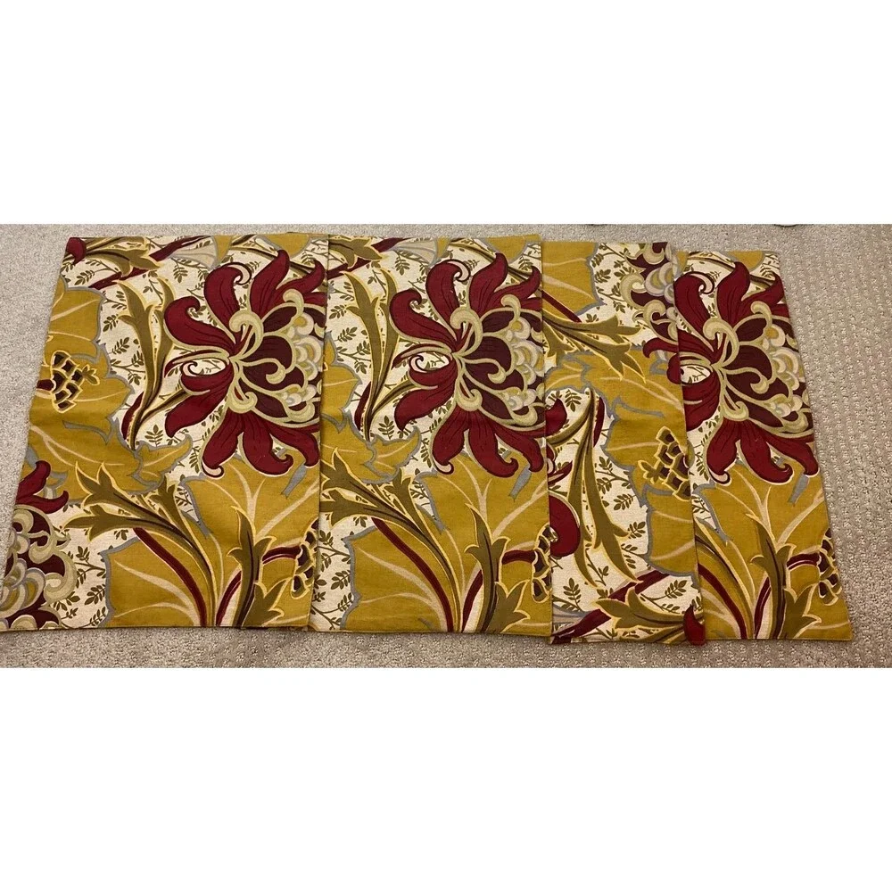 World Market Set of 4 Floral NWT Placemats Green and Maroon 13 x 19 Cotton
